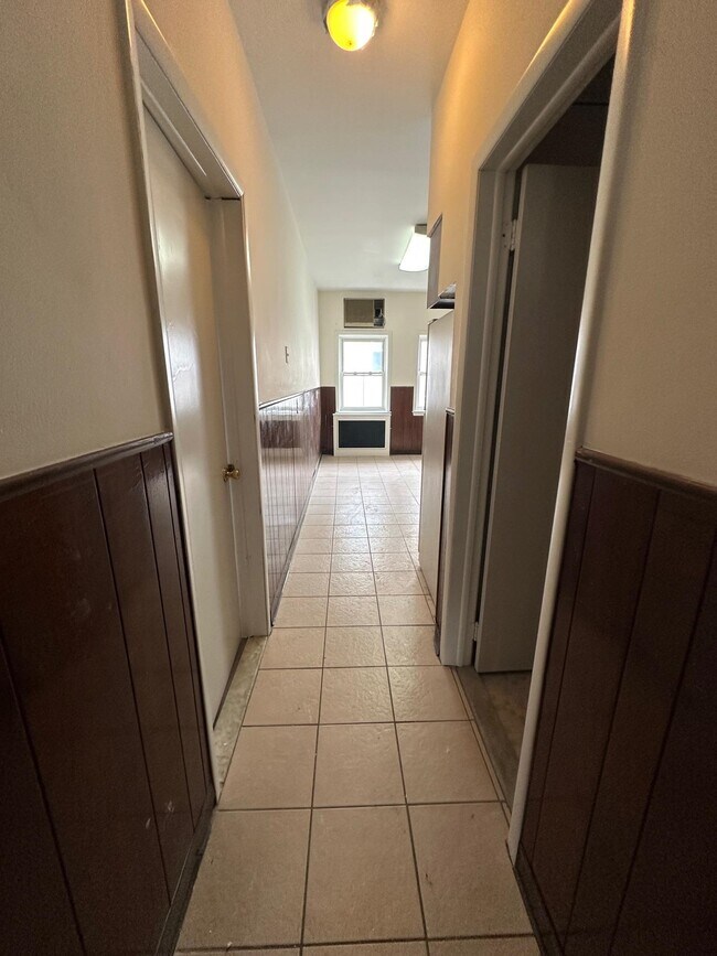 Building Photo - 606 15th St