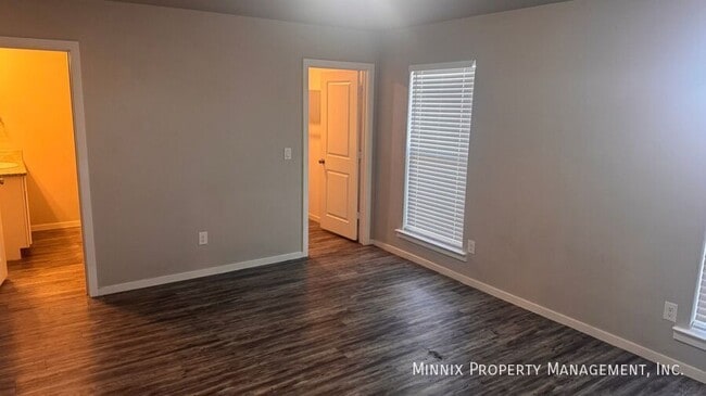 Building Photo - 2142 N Texas Ave