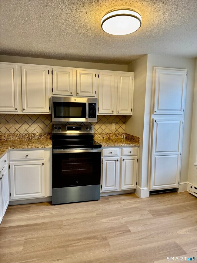 Building Photo - 8 Heather Ridge