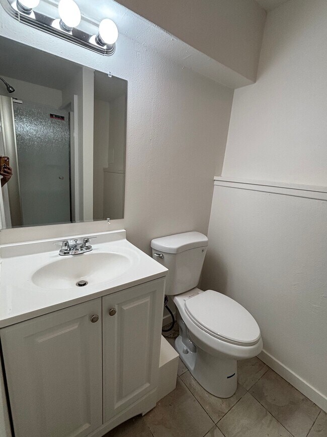 Building Photo - 2248 Madrona Dr SE