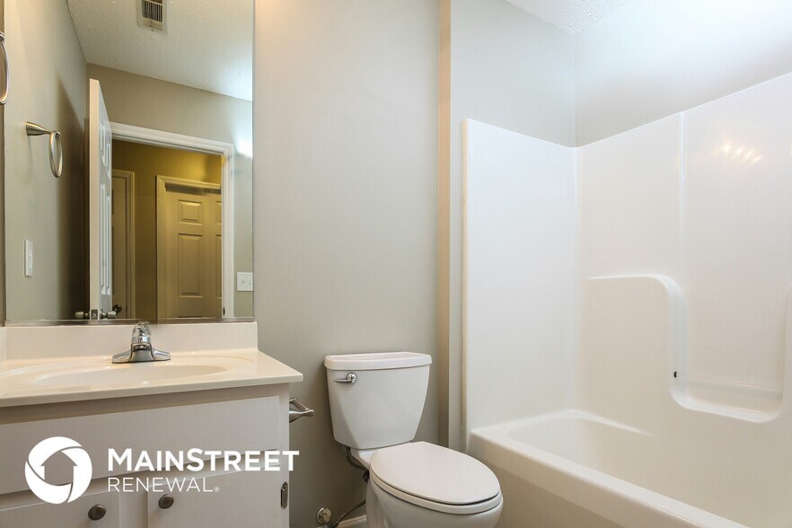 Building Photo - 157 Westmont Dr