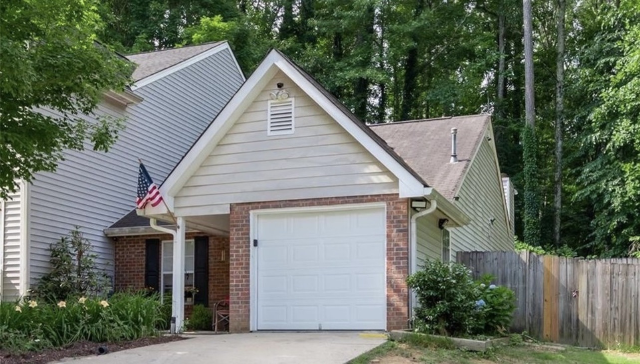 House Front - 1061 Travelers Trl NW