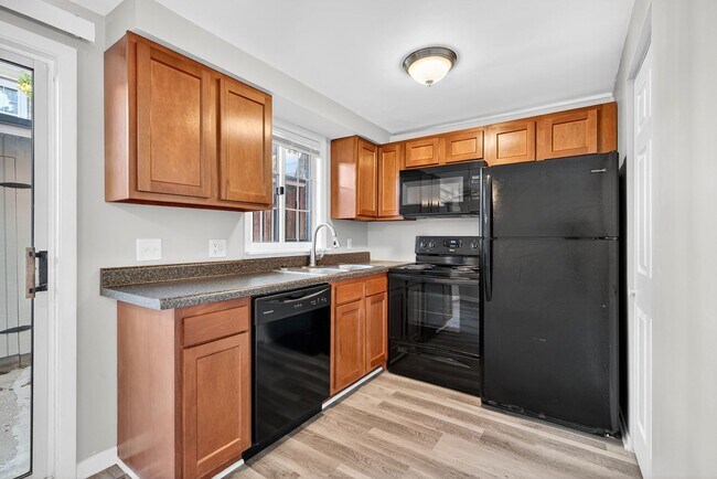 Building Photo - 335 1st Ave NW