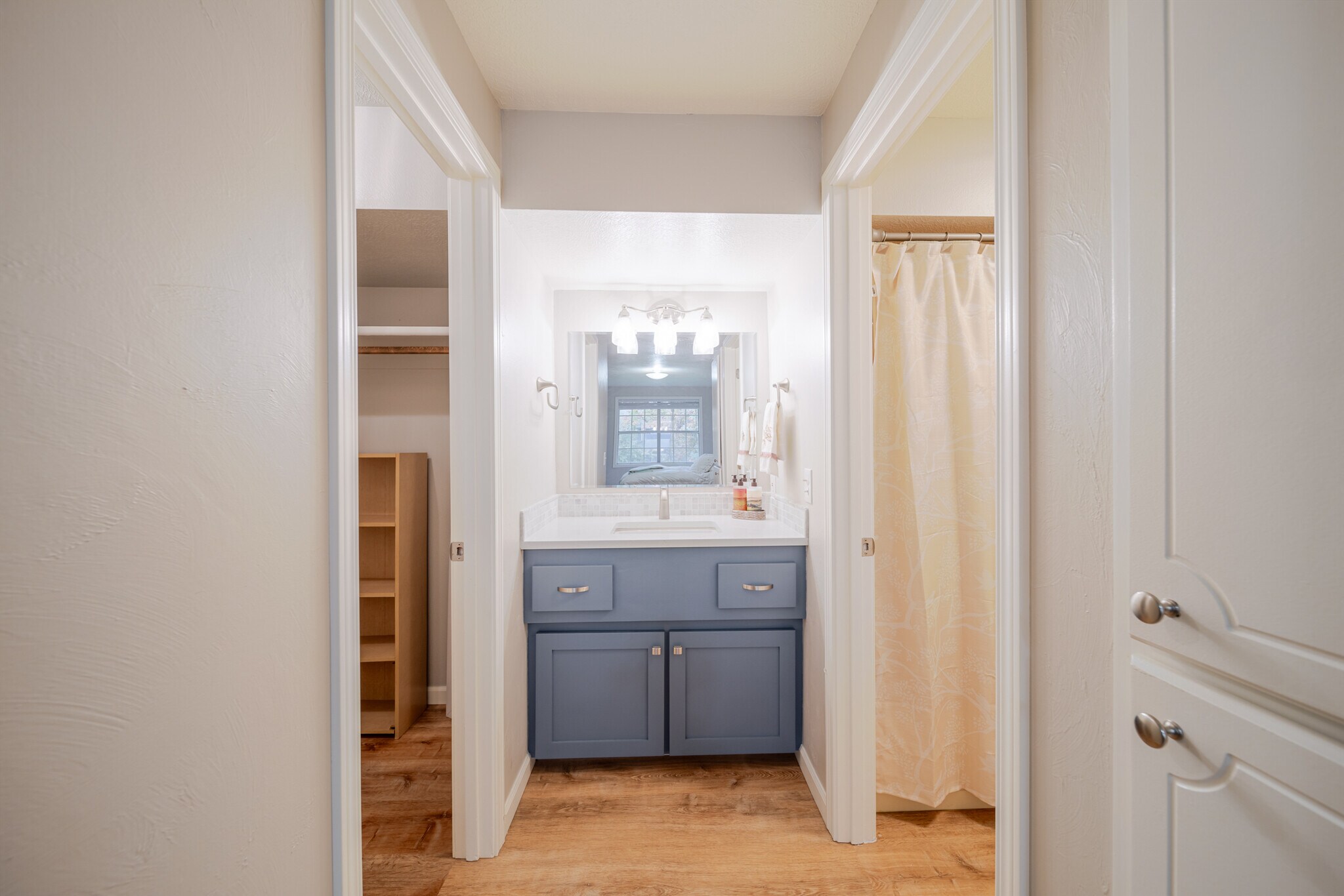 Building Photo - 3124 S Falling Brook Ln