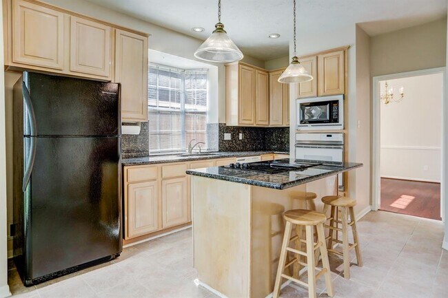 Building Photo - 4415 Oak Valley Dr