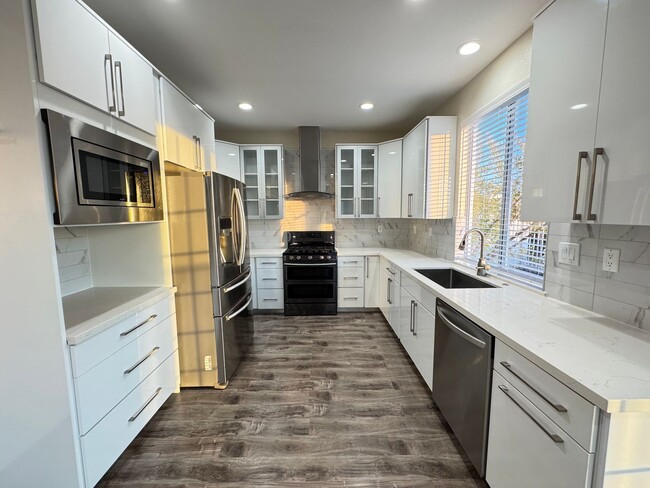 Building Photo - Immaculate 3Bd/2.5Ba Home in Foothill Ranch w/Community Pool, Water Softener and Amazing Location!