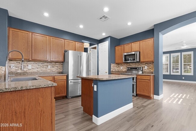 Building Photo - 36590 W Barcelona Ln