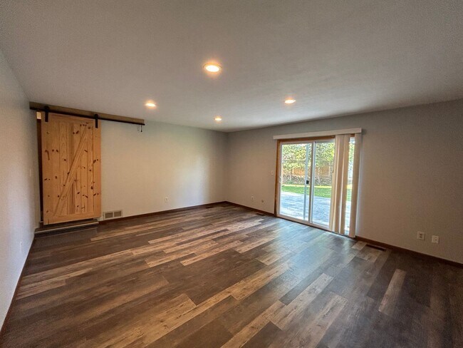 Building Photo - 3 Bedroom Stone Facade Colonial with 2 Car Attached Garage  in Strongsville
