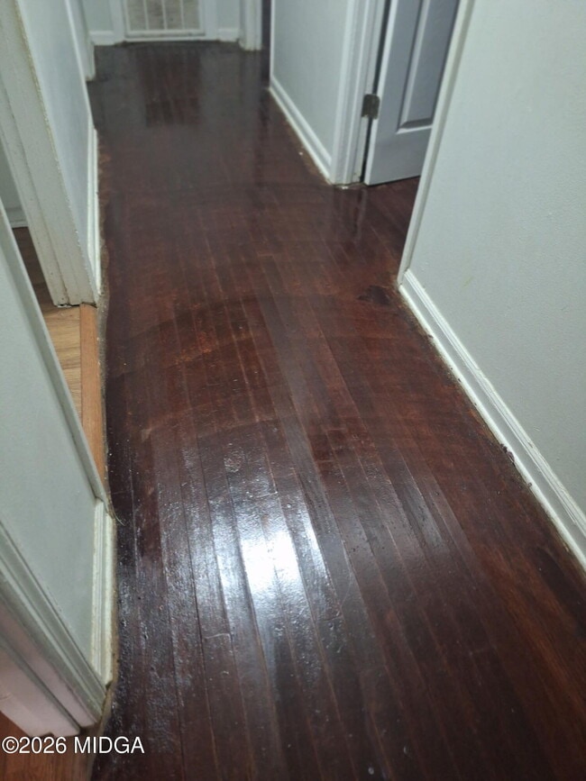 Building Photo - 3358 Club Dr