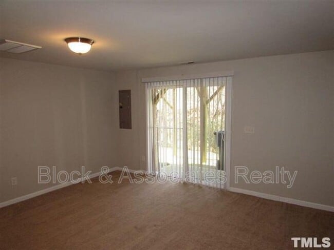 Building Photo - 14411 Hamletville St