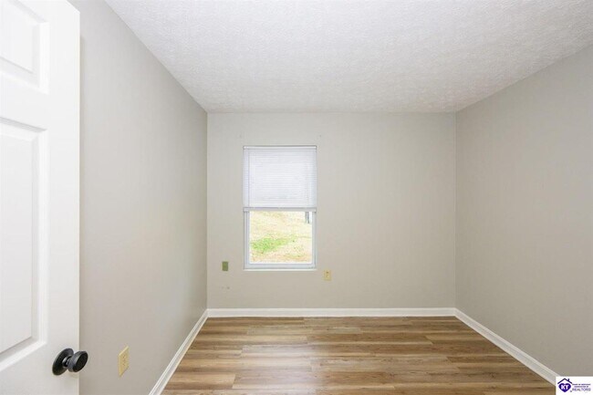 Building Photo - 623 Stewart St