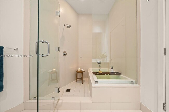 Building Photo - 501 NE 31st St