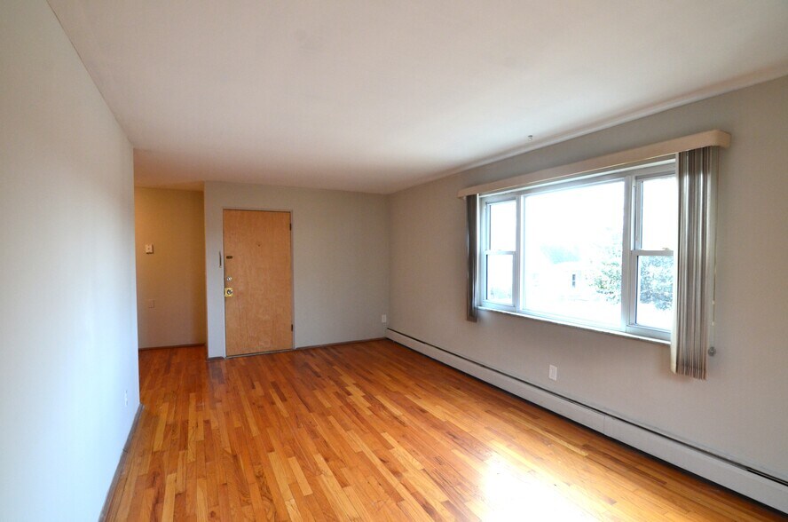 Building Photo - 4216 Settle St