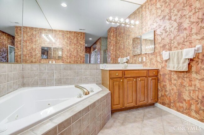 Building Photo - 6821 Gentry Ln