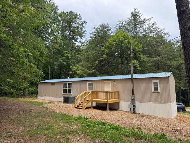 Building Photo - NEWLY UPDATED Two Bedroom Home in Troutman!!