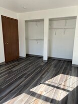 Building Photo - Hidden Glen