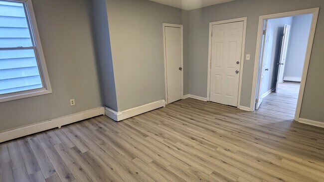 Building Photo - 58 Mann Ave