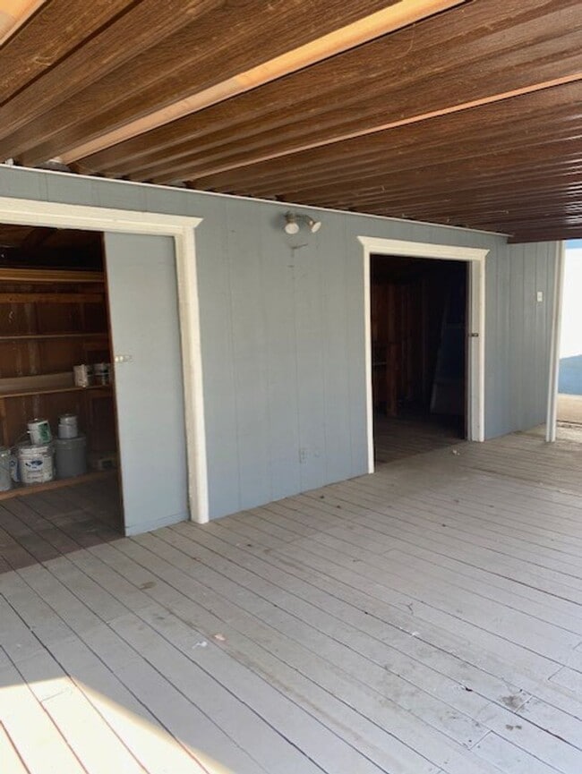 Building Photo - Spacious Home in West Redding!  Close to M...