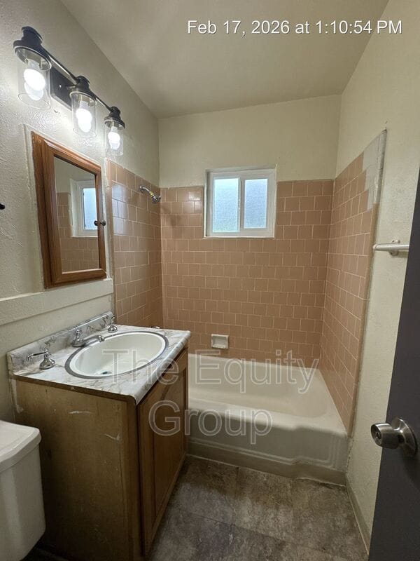 Building Photo - 220 W Cypress Ave