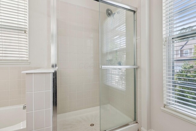 Building Photo - 7885 Waggoner Trace Dr