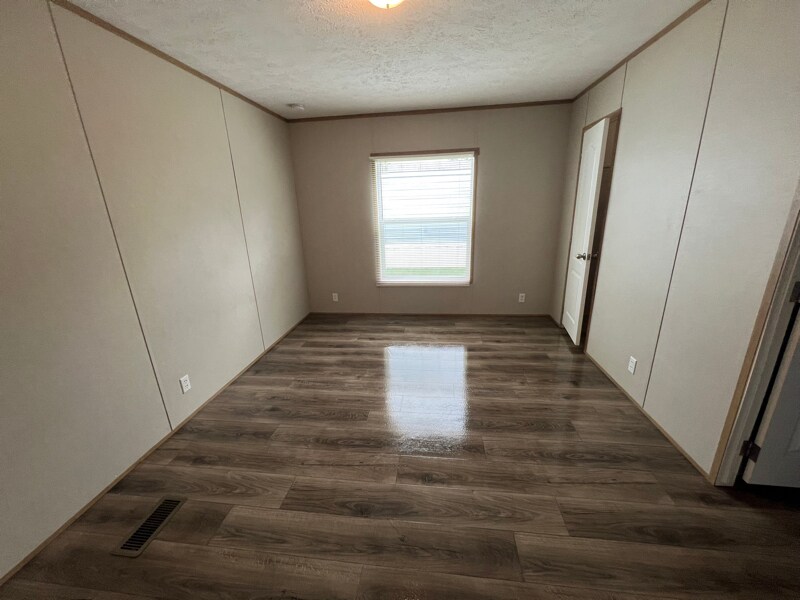 Building Photo - 207 Peach St