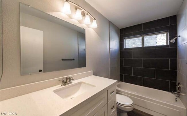 Building Photo - 1012 Holliston Cir