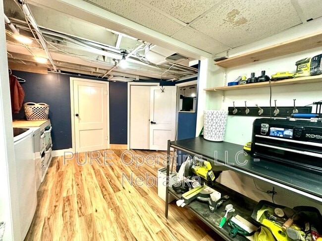 Building Photo - 5011 Miami St