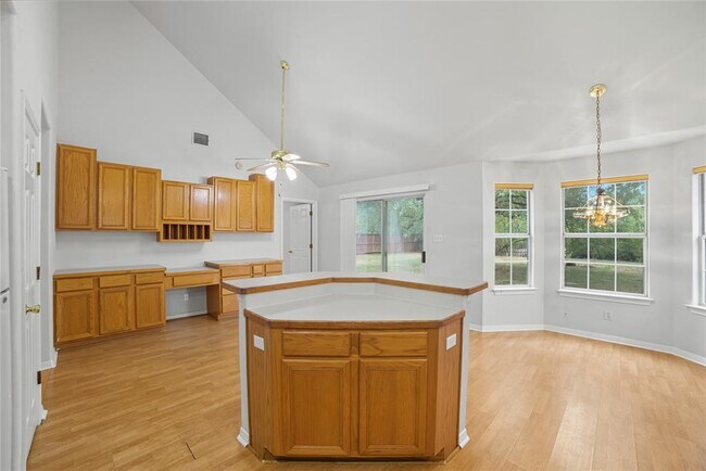 Building Photo - 1911 Cedar Bend Dr