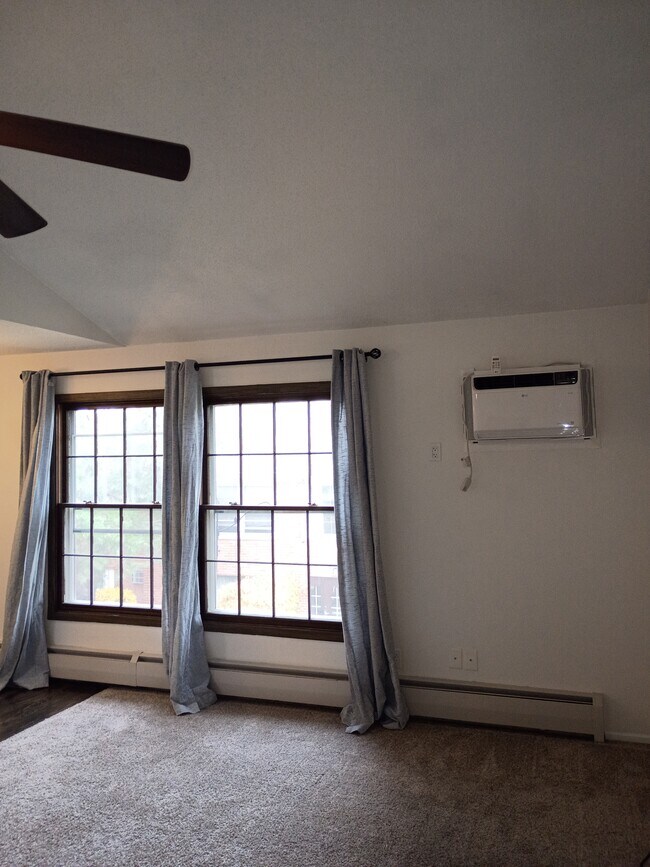 Building Photo - 806 Old Settlers Trail