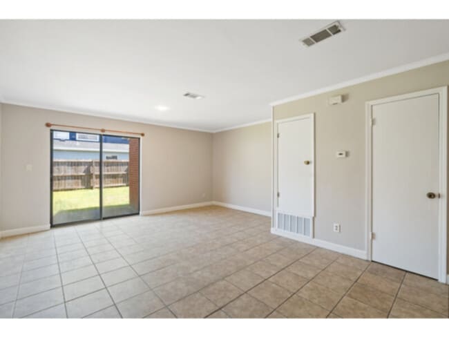 Building Photo - 7250 Hilburn Rd