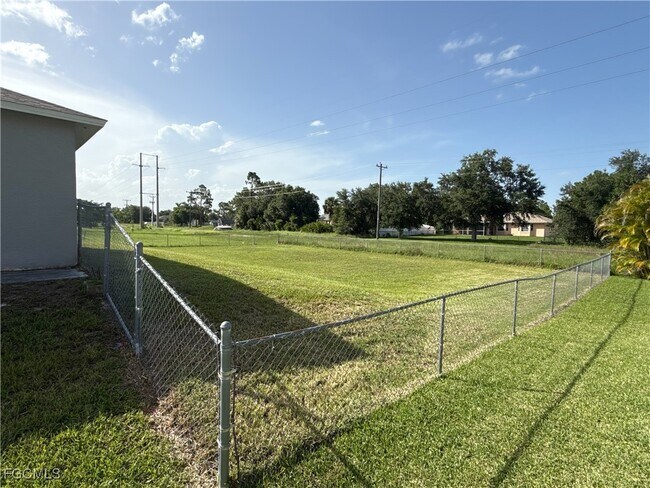 Building Photo - 809 Sea Urchin Cir