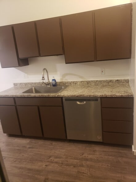 Building Photo - 1708 3rd St