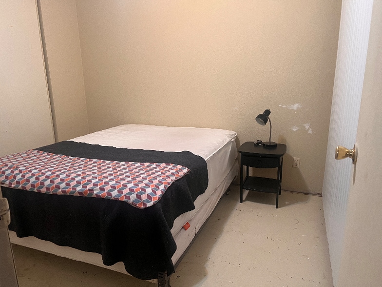 Building Photo - 386 La Casa St