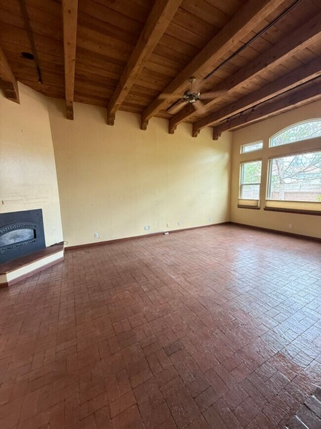 Building Photo - 6105 Carousal Ave NW