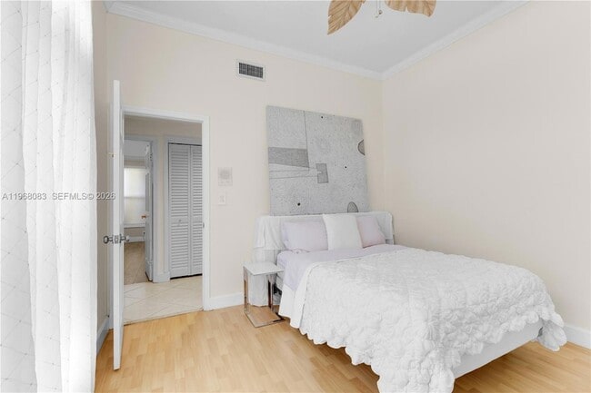 Building Photo - 5253 NW 94th Doral Pl