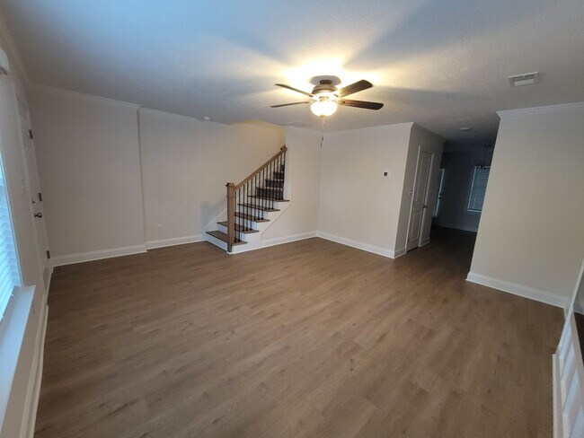 Building Photo - 178 Village Run