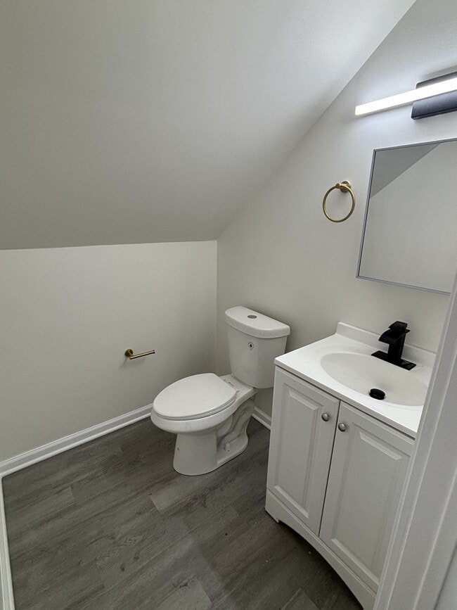 Building Photo - 354 Taney St