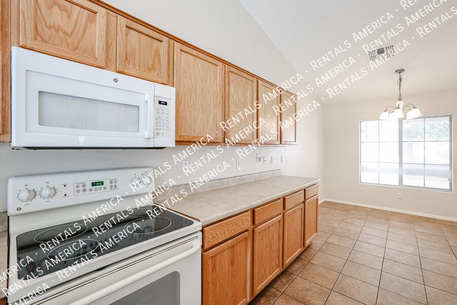 Building Photo - 6718 S Garnet Way