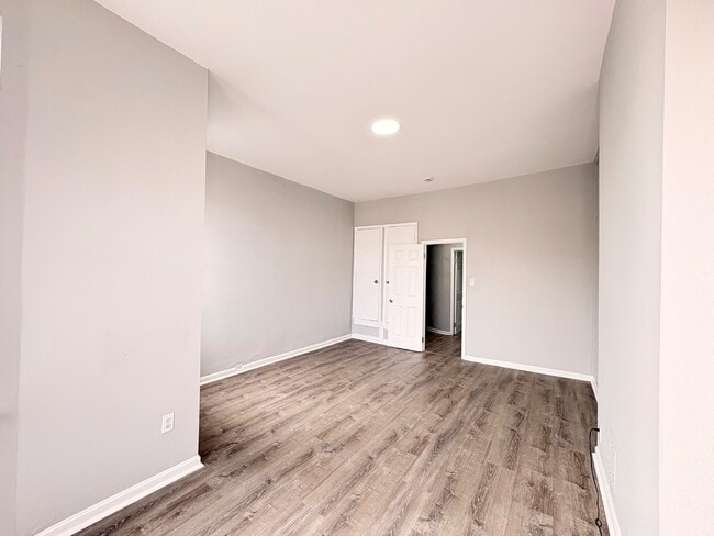 Building Photo - 2356 McCulloh St