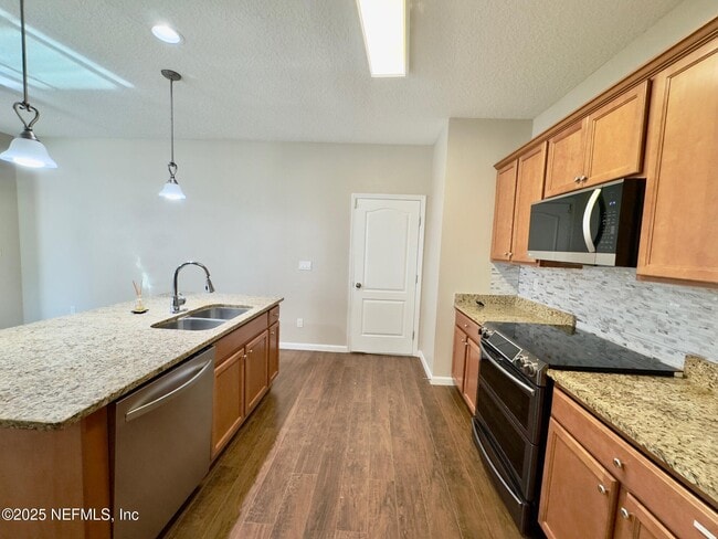 Building Photo - 3705 Old Hickory Ln