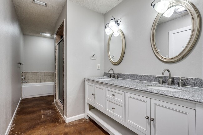 Building Photo - Delightful 3 Bed, 2 Bath Home with Resort-Style Amenities in Country Place Plano – Move-In Ready ...