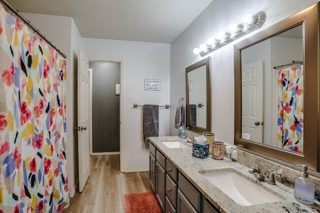 Building Photo - Stunning & Spacious Three Bedroom Home in Frenship School District!