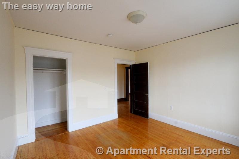 Building Photo - 14 Centre St