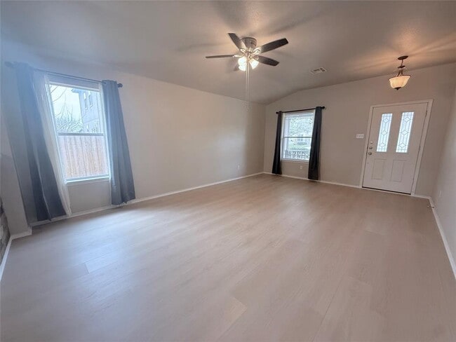 Building Photo - 102 Wren Cove