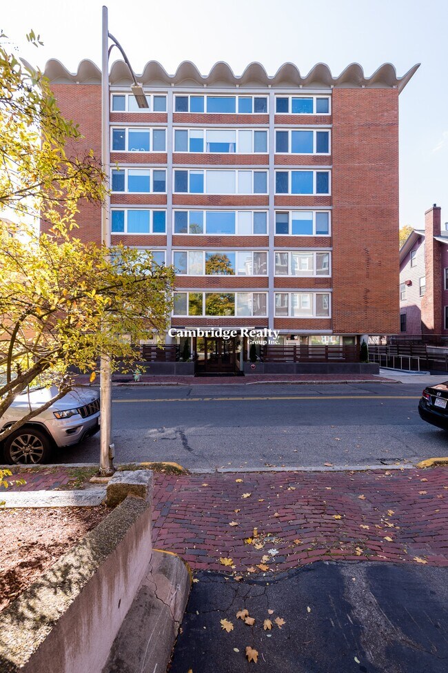 Building Photo - 334 Harvard St