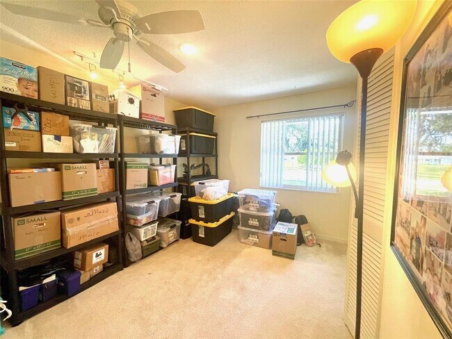 Building Photo - 315 Lazy Acres Ln