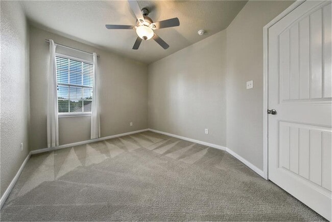 Building Photo - 139 Sweet Leaf Grove Ln