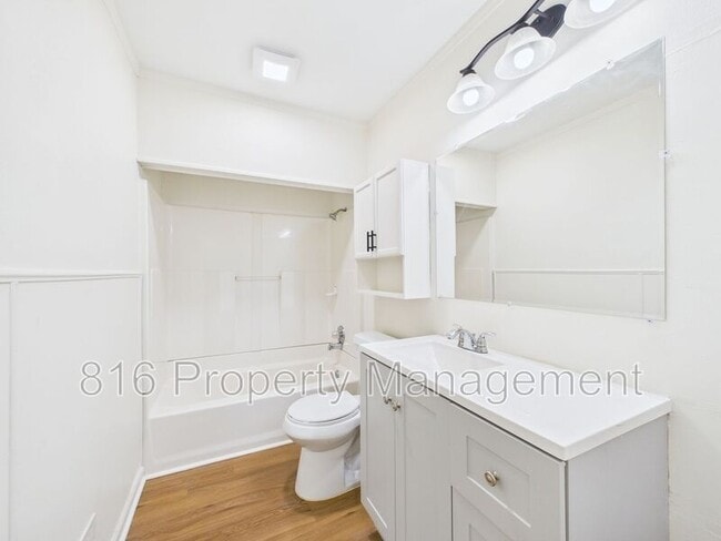 Building Photo - 6202 E 150th Terrace