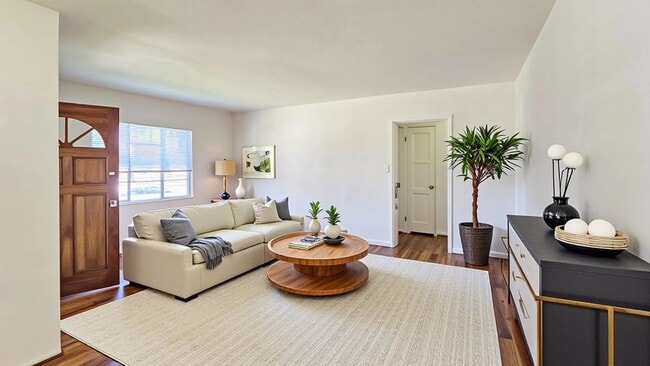 Building Photo - 17634 Bromley St