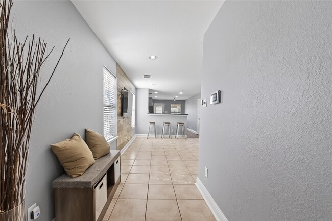 Building Photo - 29603 Golden Vines Ln